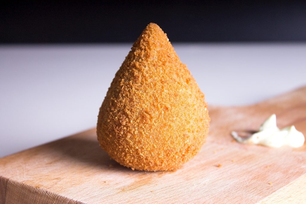 coxinha 4161592 1920 1024x683 - Renda Extra! Venda de Salgados Assados. 7 Passos Simples de Como Vender!